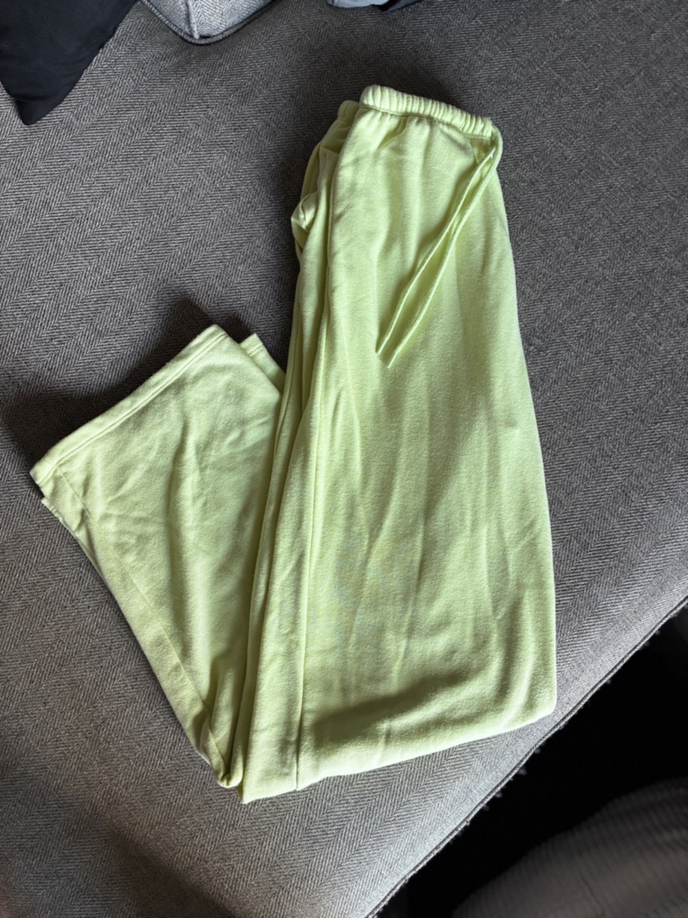 No Boundaries Straight Leg Pants in Light Lime